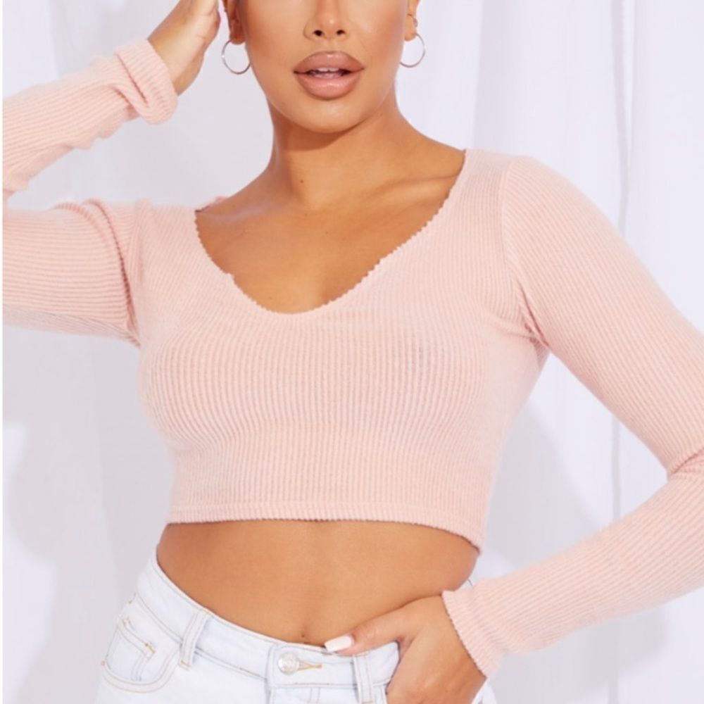 PrettyLittleThing Baby Pink Cropped Long Sleeve Shirt